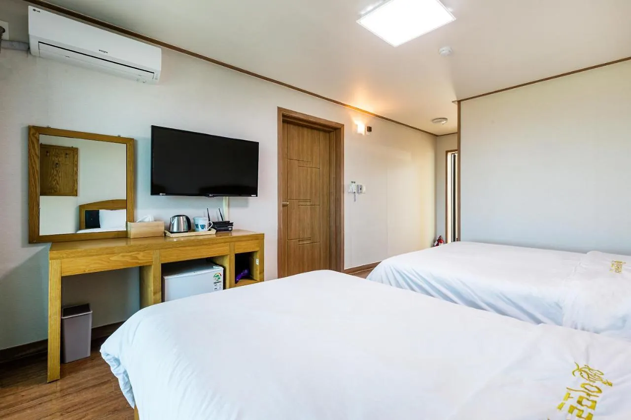 Hotel Amor Jeju 3*,  South Korea